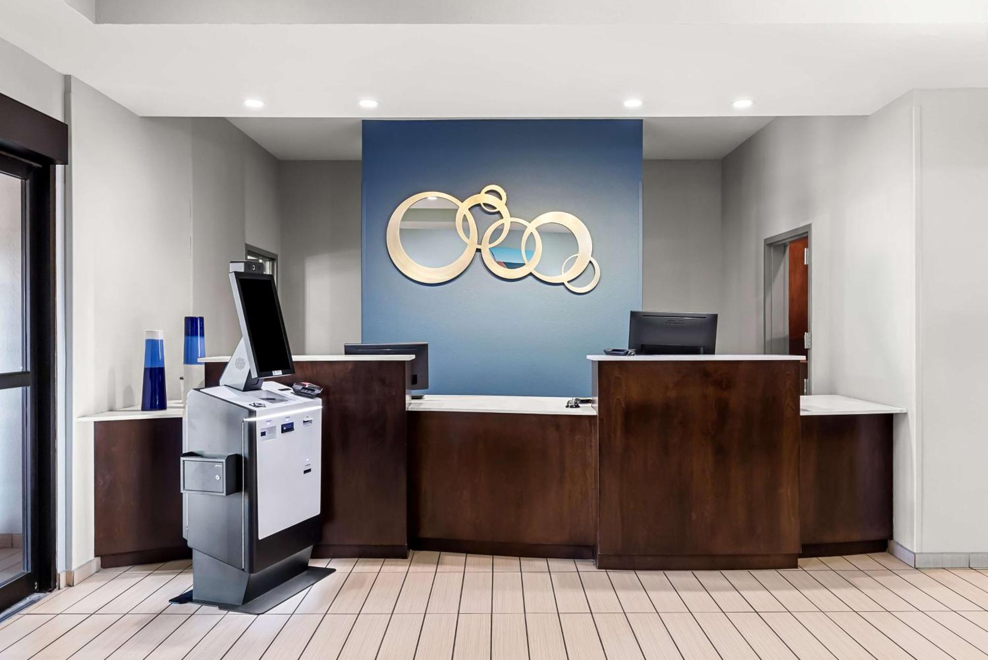 Best Western St. Louis Airport North Hotel & Suites Hazelwood Extérieur photo